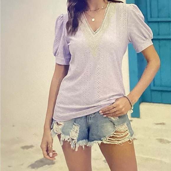 Lavender V-Neck Puff Sleeve Top - Picture 1 of 4